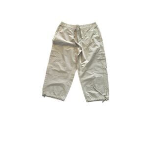 Danskin Preloved Capri khaki Pants 
Size: large 
P18